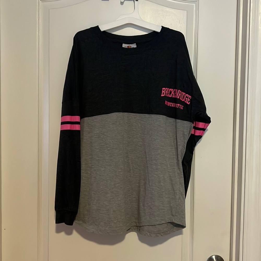 2 toned gray tee
